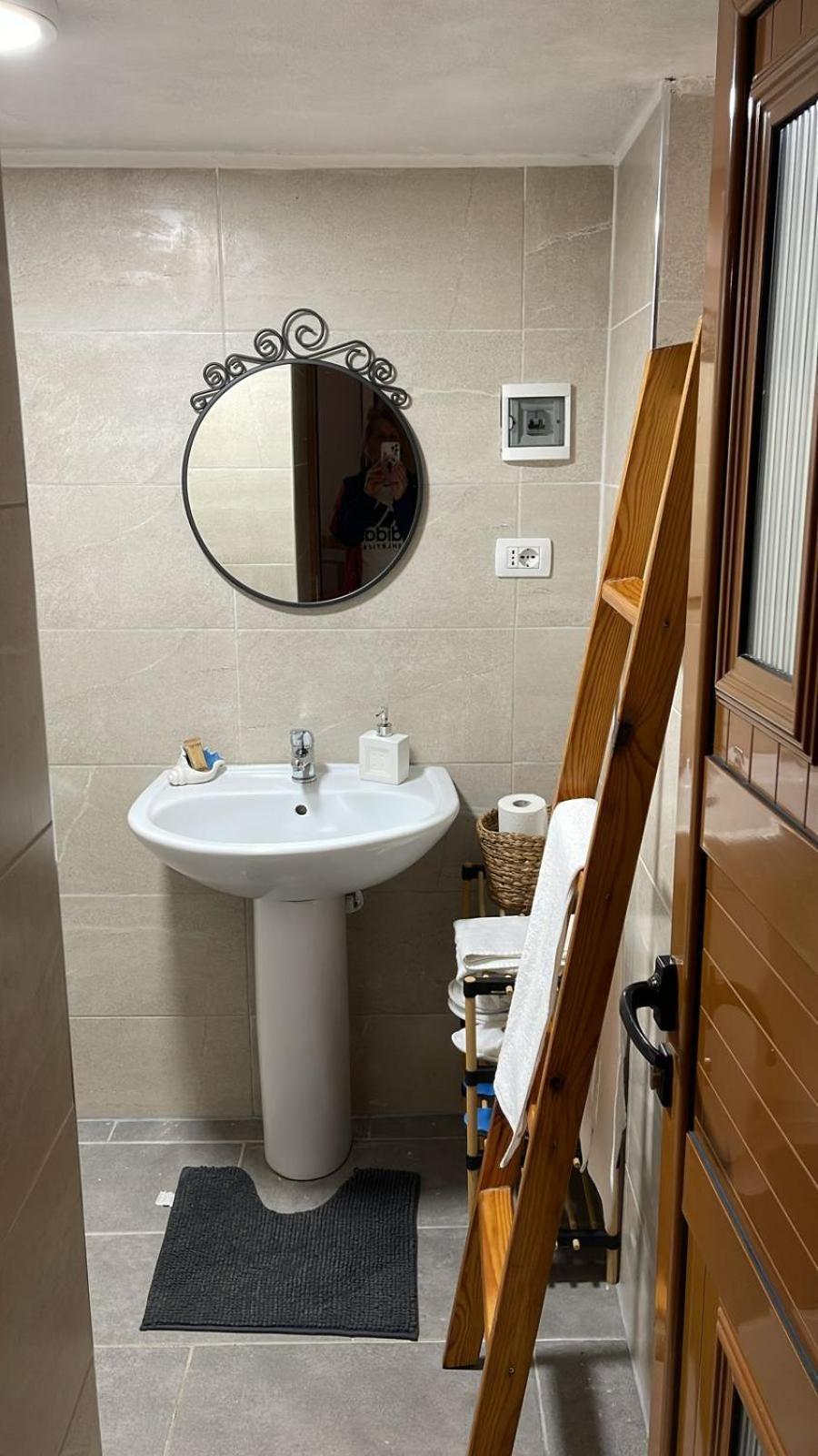 Alva Room'S Gjirokastër Buitenkant foto